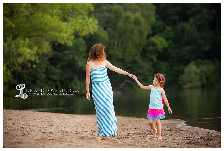 st-paul-eagan-mn-family-child-beach-photography_0007.jpg